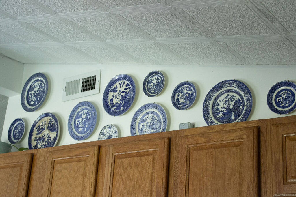 Things to Collect: Blue Willow Plate Collection