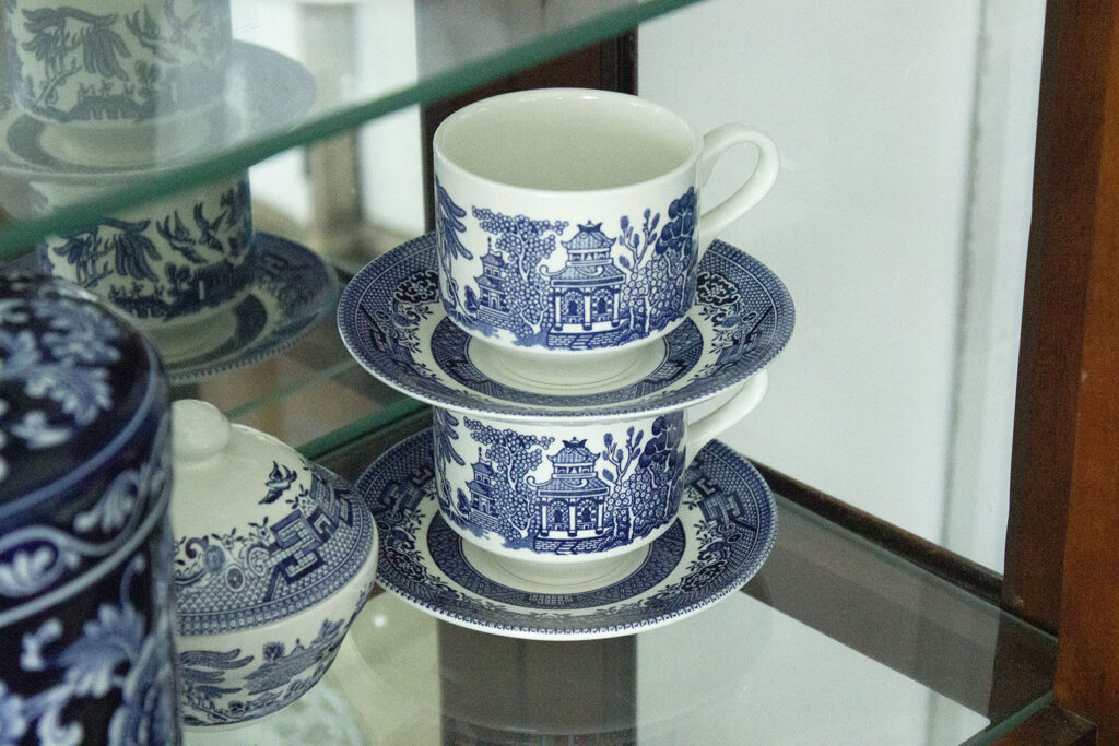 Things to Collect: Blue Willow Teacups