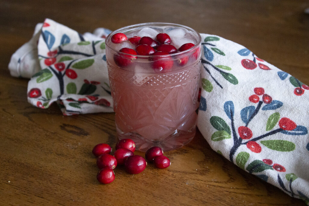 cranberry lemon gin cocktail