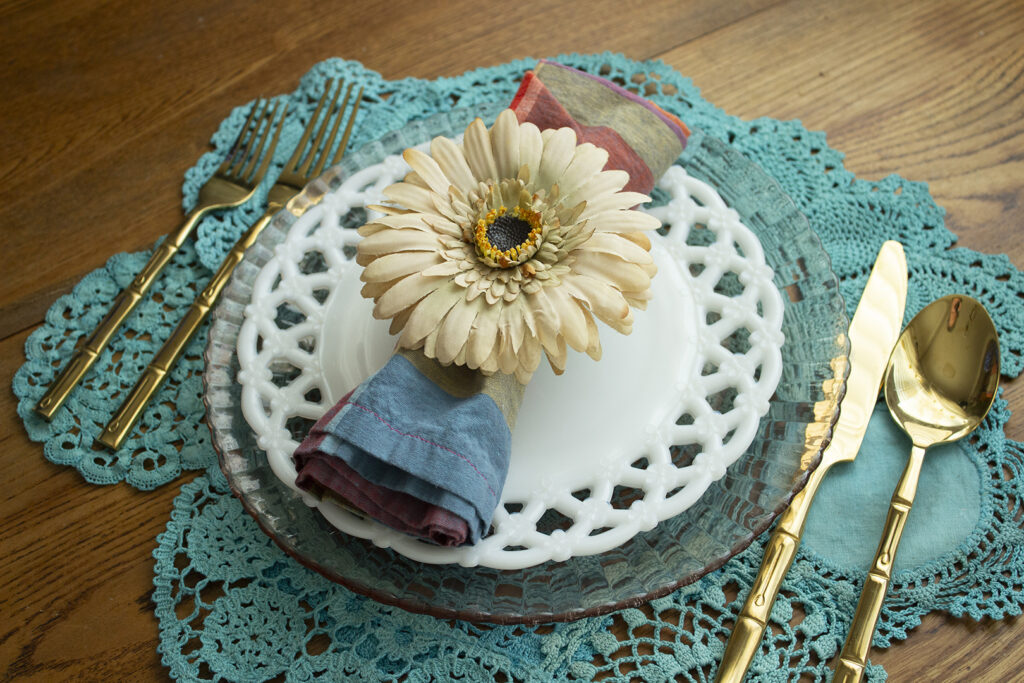 DIY Napkin Rings: Faux Floral Napkin Ring