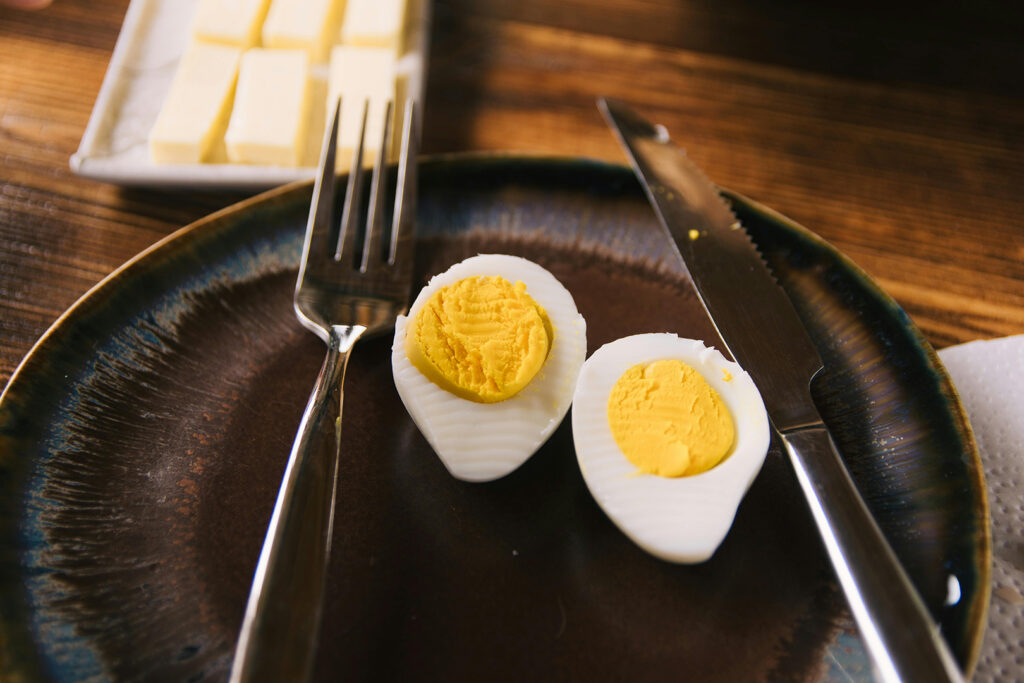 100-calorie snacks for weight loss: hard boiled egg