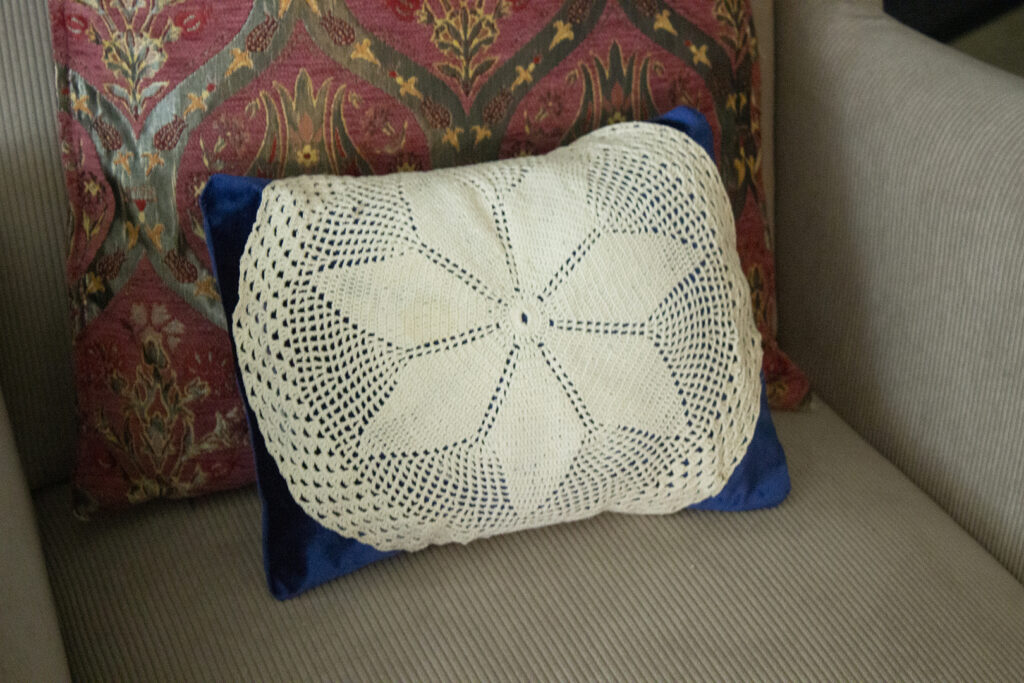 Doily Crafts: Pillow with vintage doily attached to the front